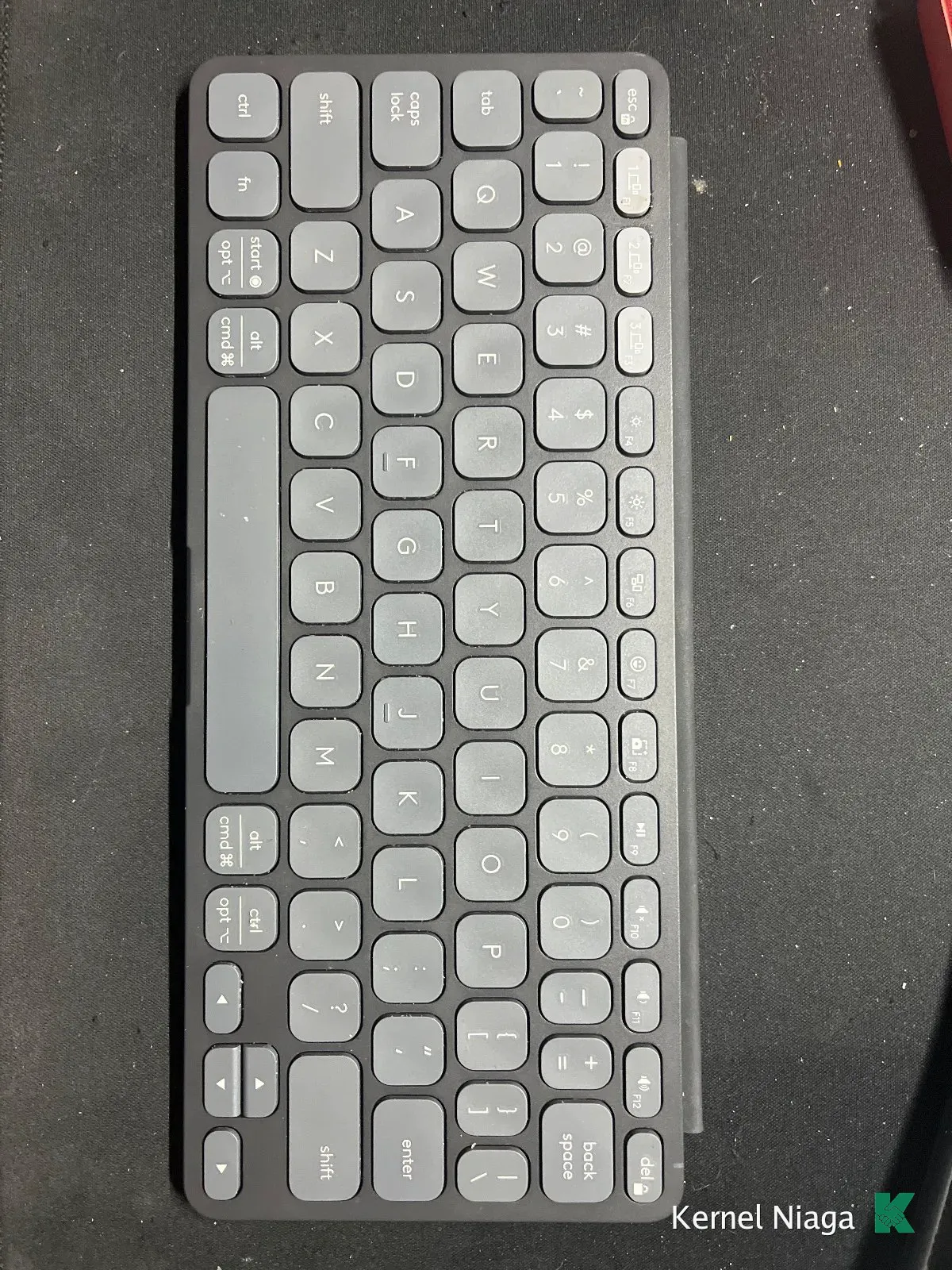 Keyboard Wireless Compact Dual OS (Mac & Windows) - Bluetooth, dengan Box